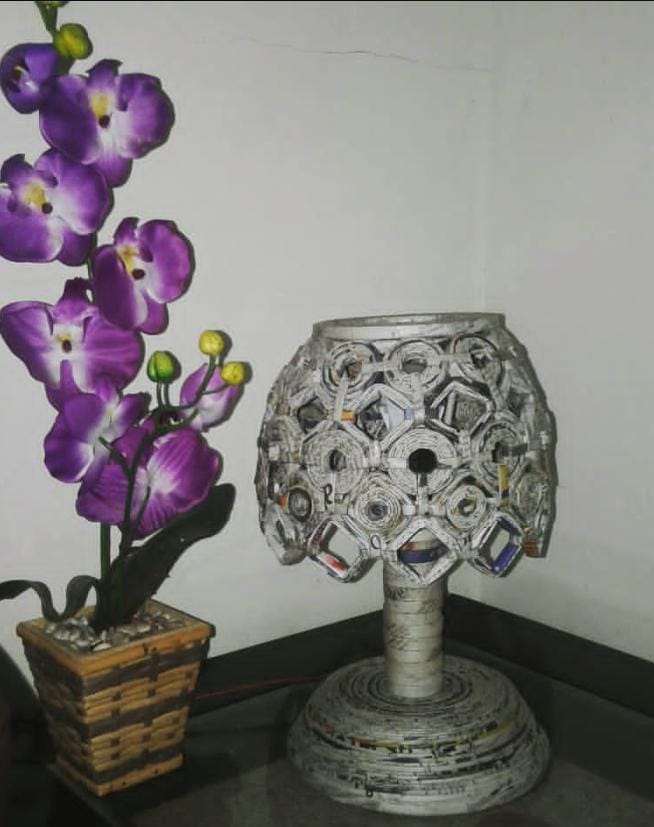 Lampu Meja Anyaman Kertas Geometris